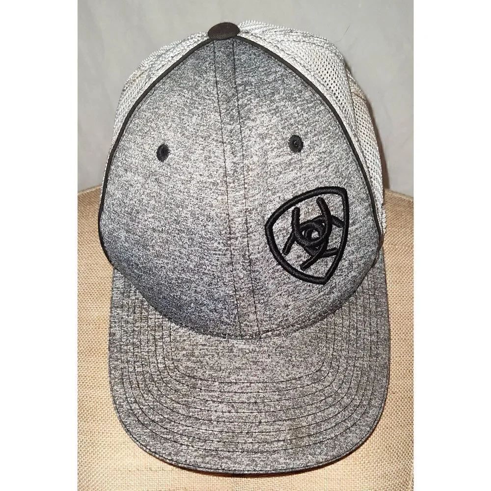 ARIAT FLEXFIT 110 TECHNOLOGY BLACK HEATHER SNAPBACK OSFA 1504901 Dirty!